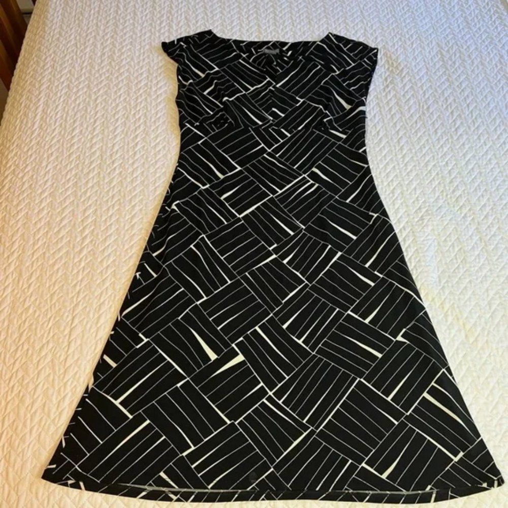 Ann Taylor 4 Dress ~ Black & White Graphic Print